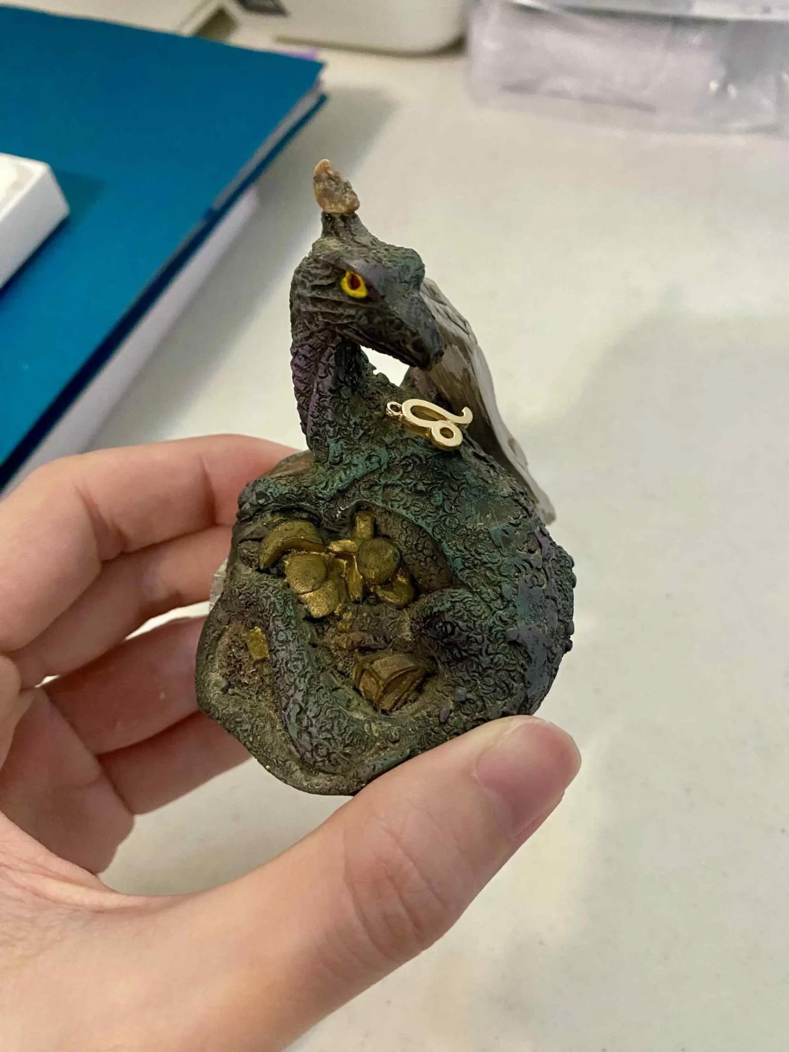 diy fixed dragon broken figurine