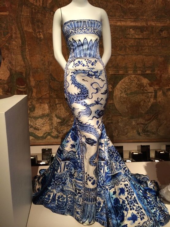 roberto_dragon_porcelain_dress